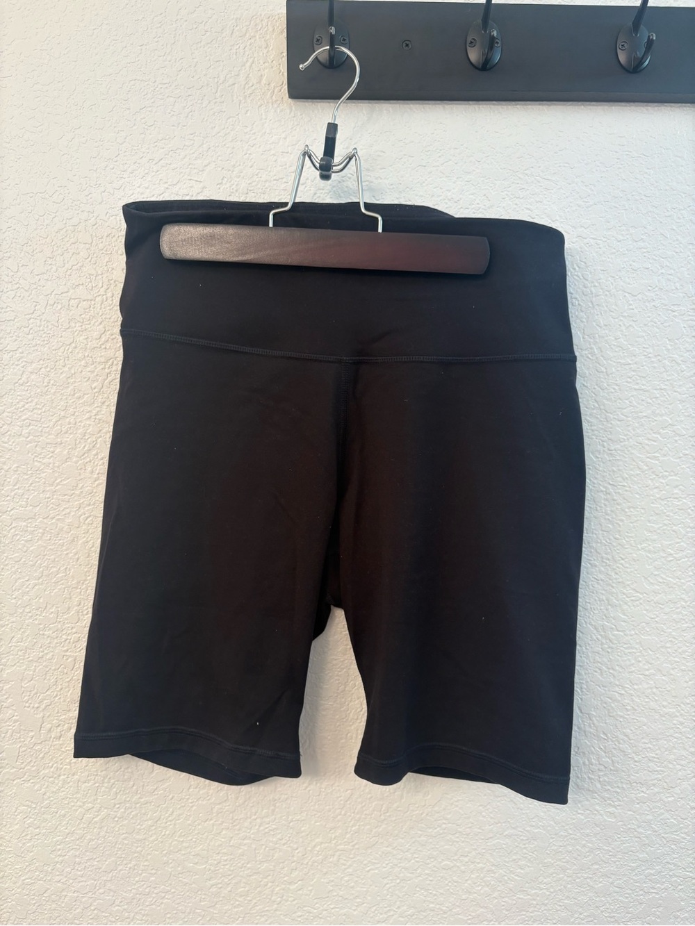 Black Women's High-Rise Bike Shorts